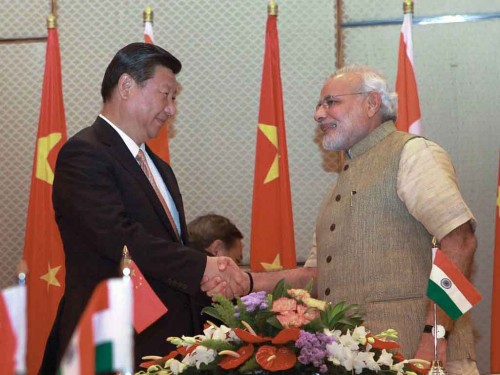 Chinese President Xi Jinping (L) and Prime Minister Modi will hold talks on key bilateral issues. (AFP file Photo)