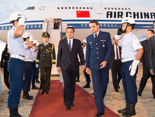 Premier Li Keqiang arrives in Brasilia, the capital of Brazil, on the afternoon of May 18 local time to kick off his official visit to Latin America. [Photo/Xinhua]
