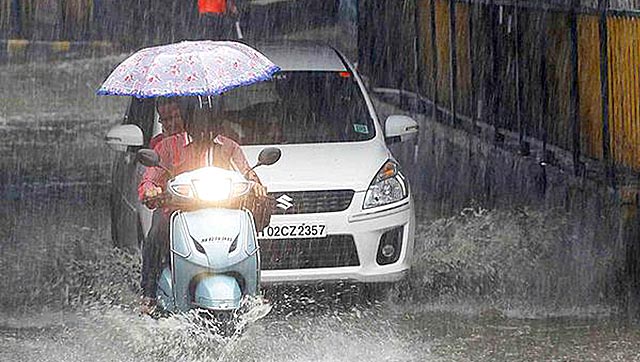 Waterlogged roads in Mumbai have become a huge pain for commuters (HT Photo)