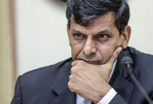 Raghuram Rajan, governor of the Reserve Bank of India (RBI), pauses during a news conference. Photographer: Dhiraj 