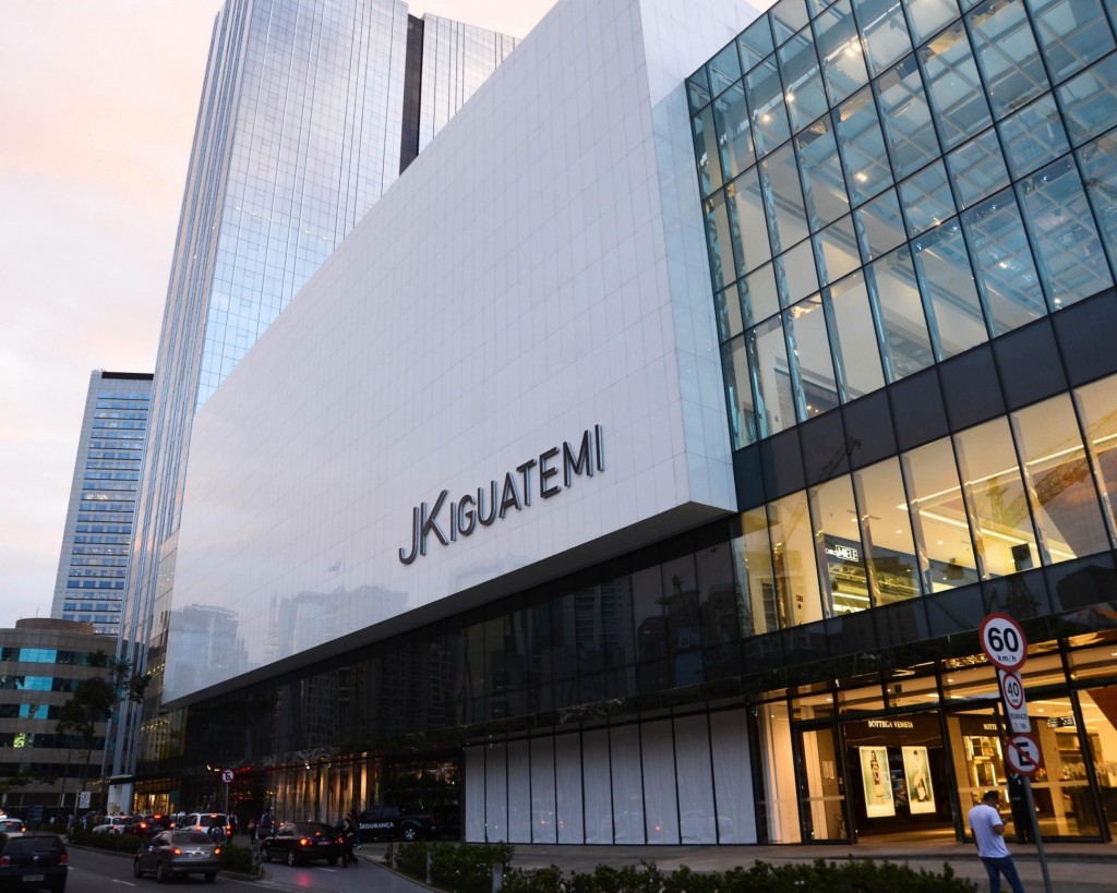 Despite the economic downturn, Iguatemi is acquiring more retail space and growing its bottom line. The reason? Rich southerners spending big bucks on domestic and foreign luxury brands.