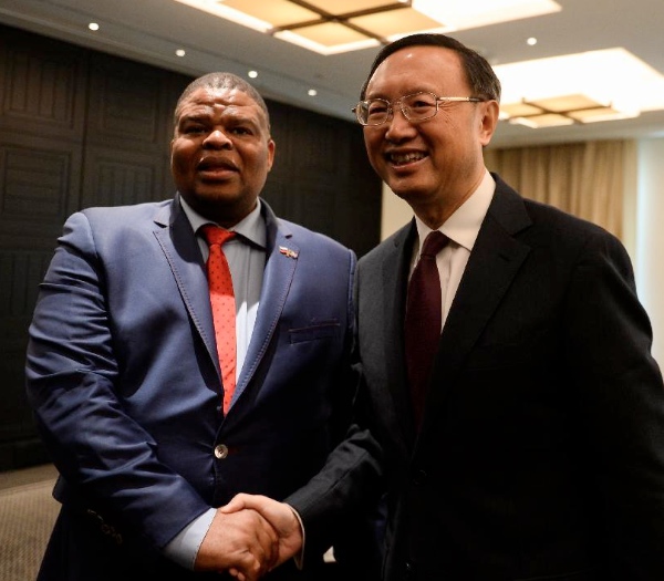 Chinese State Councilor Yang Jiechi (R) meets with State Security Minister David Mahlobo of South Africa in Moscow, Russia, on May 25, 2015 © Xinhua