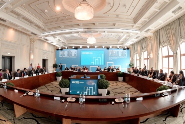 Participants in the BRICS Finance Ministers and Central Bank Governors’ Meeting, Meeting of the Board of Governors of the BRICS New Development Bank on 7 July 2015 in Moscow, Russia © brics2015.ru