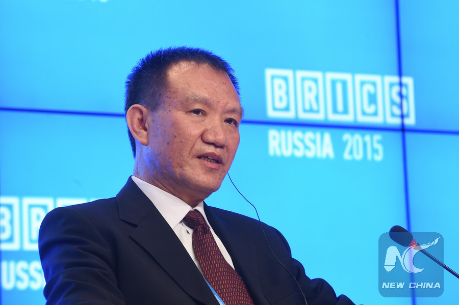 Long Xinnan, vice president of Xinhua News Agency speaks at the Forum of the Heads of Leading Media Outlets from the BRICS countries in Moscow, Oct. 8, 2015. © Xinhua Photo by Dai Tianfang
