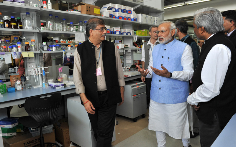 Narendra Modi visited the Institute for Stem Cell Research at the National Centre for Biological Sciences on February 18, 2015. © pmindia.gov.in