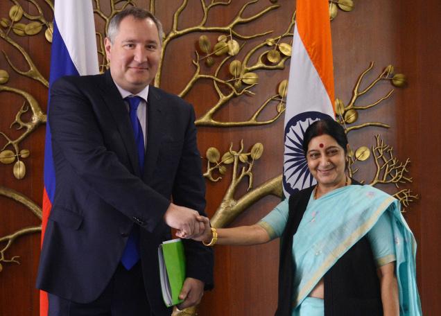 Russia's Deputy Prime Minister Dmitry Rogozin and India's external Affairs Minister Sushma Swaraj ©V. Sudershan