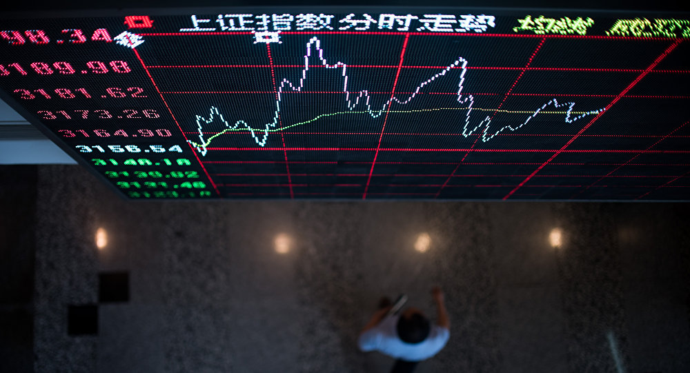 Mainland China plans to expand its assets trading to international investors via Hong Kong, increasing quotas for the existing ‘Stock Connect’ and opening another similar scheme for the Shenzhen bourse. © AFP 2015/ JOHANNES EISELE