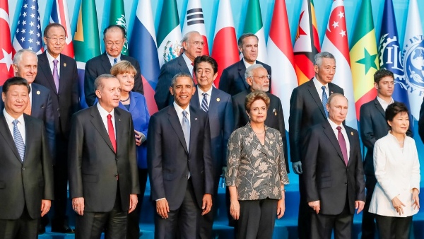 Brazil’s President Dilma Rousseff (3rd from right, front row) at the G20 Summit in Antalya, Turkey on 15 Nov. 2015 [Xinhua]
