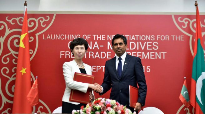 Representatives from the Joint Commission for Trade and Economic Cooperation, established between the Maldives and China, attend the second round of talks on a proposed free trade agreement between the two countries, at Kurumba Island Resort in Kaafu atoll on September 8, 2015. HAVEERU PHOTO/ MOHAMED SHARUHAAN