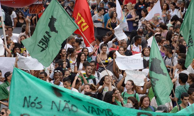 Public servants and students in Rio de Janeiro, Brazil’s second-largest city, protest against budget cuts in February. © AFP/Vanderlei Almeida