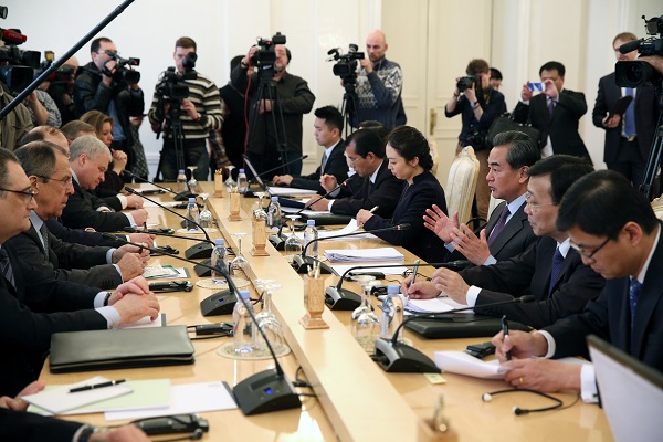 Visiting Chinese Foreign Minister Wang Yi (3rd R) holds talks with his Russian counterpart Sergei Lavrov (2nd L) in Moscow, Russia, on March 11, 2016 [Xinhua]