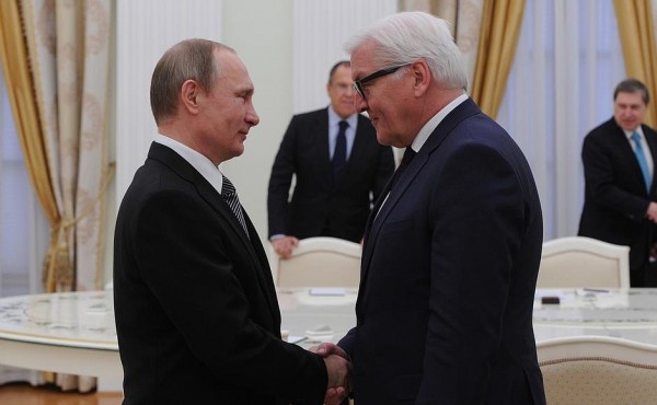 Putin with German Foreign Minister Frank-Walter Steinmeier at the Kremlin, Moscow, Russia on 23 March 2016 [PPIO]
