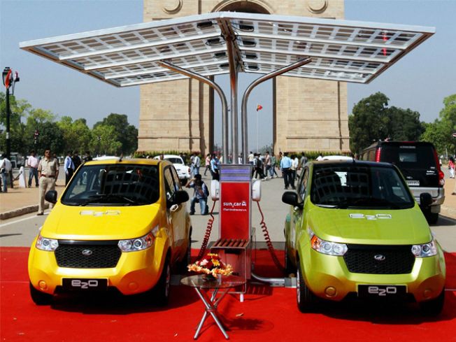 mahindra-e20-at-india-gate