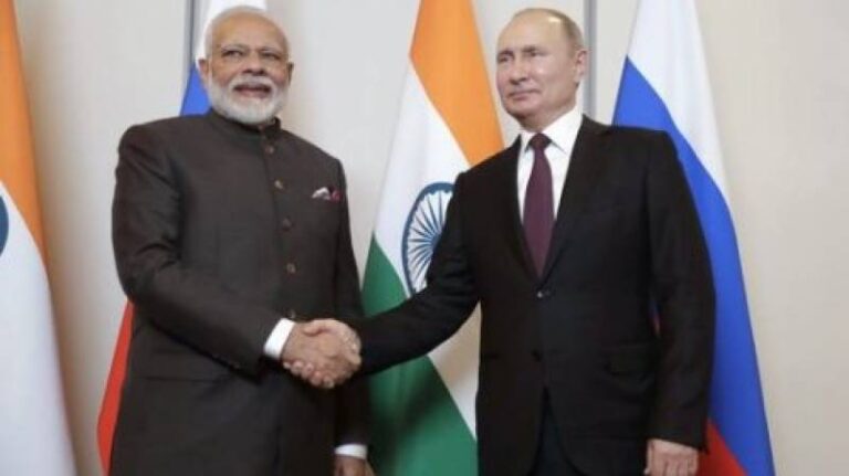 Putin to land in India with eye on military, energy ties