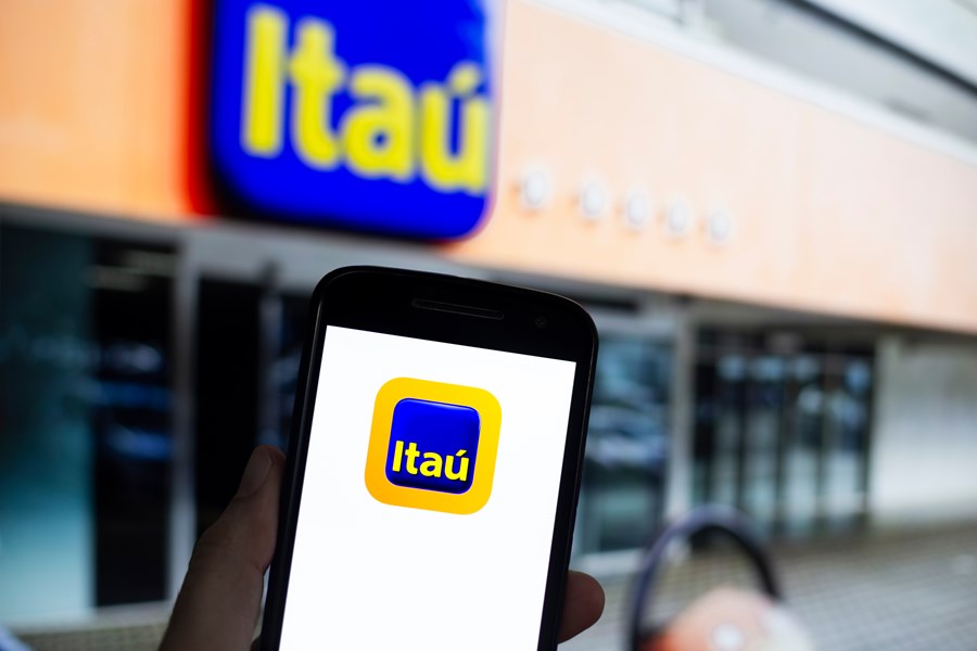 Itaú (ITUB4) deixa Argentina e terá impacto negativo de R$ 1,2 bilhão, mas analistas não veem grandes mudanças para banco