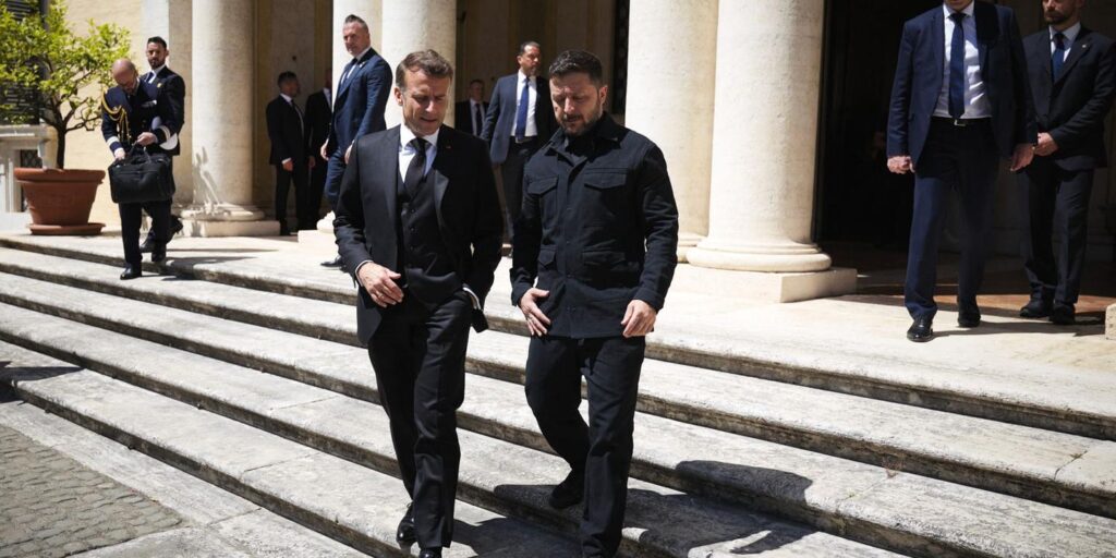 En direct, guerre en Ukraine : " Dans les huit à dix jours prochains, nous allons accroître la pression sur la Russie ", affirme Emmanuel Macron