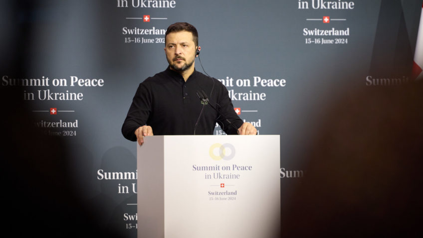 Sem Rússia, Zelensky lidera encontro global sobre paz na Ucrânia