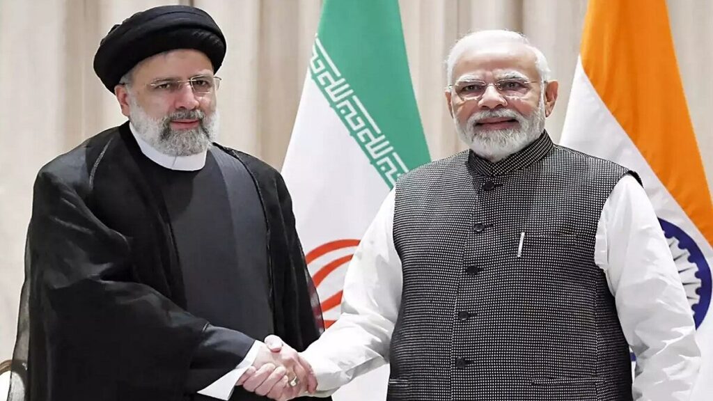 इस्लामिक देश ईरान ने भारतीयों को दिया बड़ा तोहफा! बिना वीजा के घूम सकेंगे विदेश