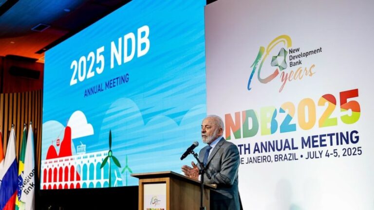 Lula diz que ONU é “insignificante” em discurso para o Banco do Brics