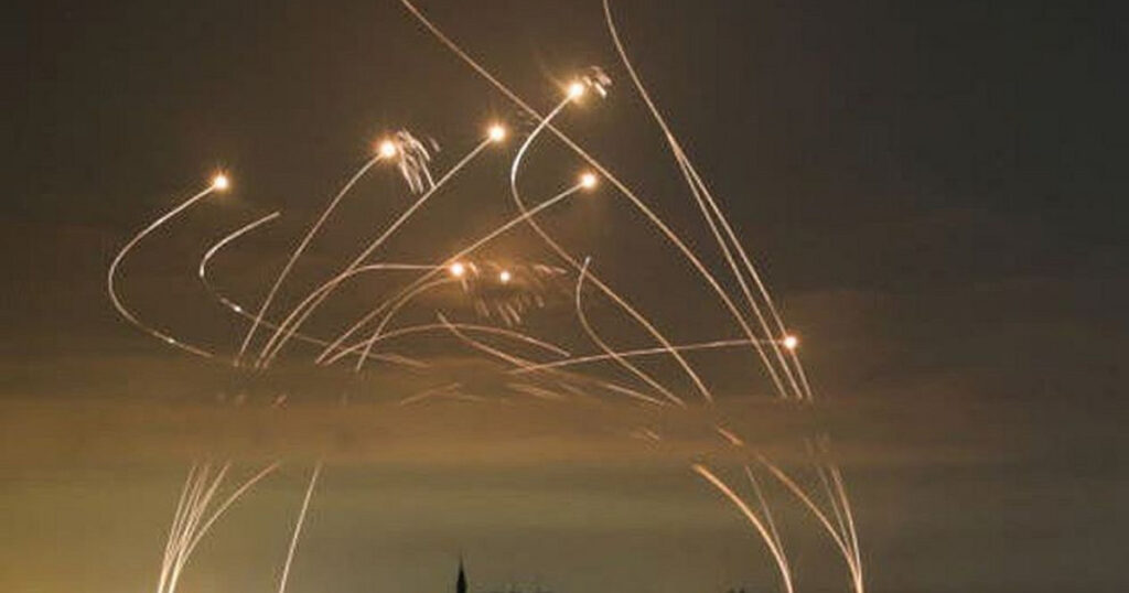 Σε τεντωμένο σκοινί η Μέση Ανατολή - Ιρανικά ΜΜΕ αναφέρουν πως "ο κόσμος θα γίνει μάρτυρας εξαιρετικών σκηνών"