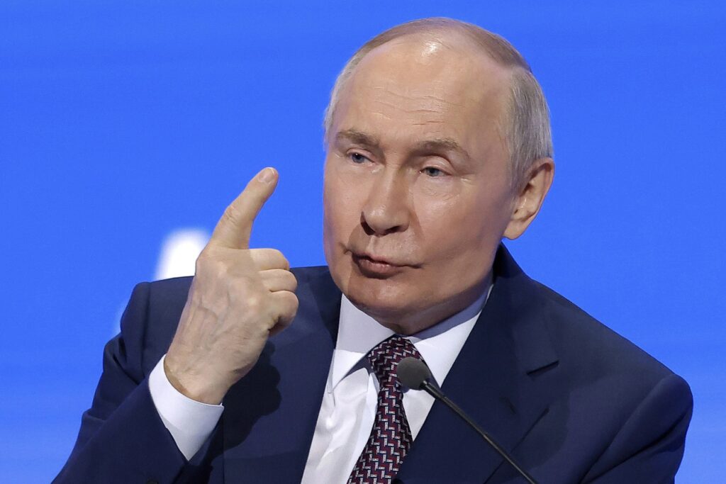 „Epoca globalizării liberale este depăşită, viitorul aparţine pieţelor emergente”, le transmite Putin liderilor BRICS