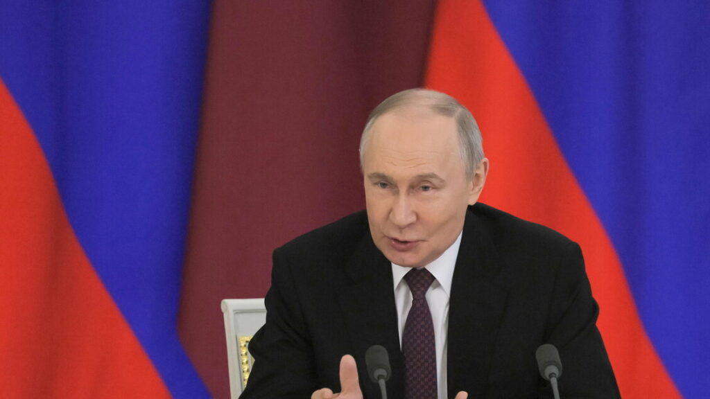 Putin annuncia la tregua di Pasqua in Ucraina: 'Kiev segua l'esempio'