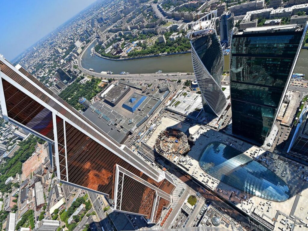 Каждый четвёртый китаец едет в Москву по работе: как столица стала деловой Меккой