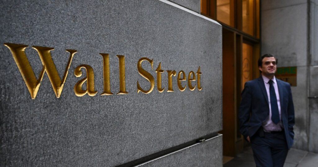 Wall Street przegrzane? Legendarni inwestorzy ostrzegają, pozbywają się akcji