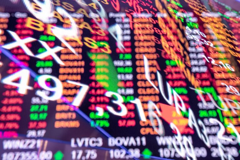 Ibovespa Futuro sobe com repercussão à aprovação do novo marco fiscal e com atenção aos BRICS