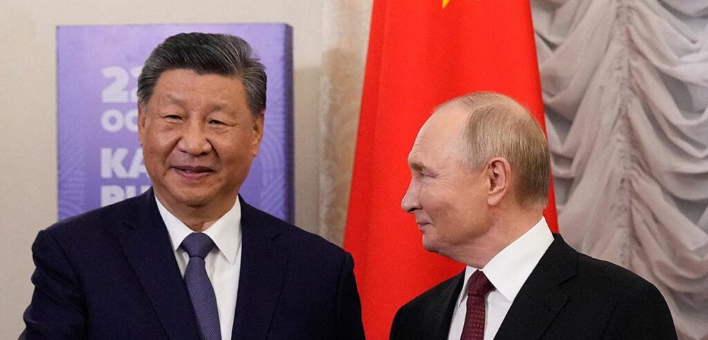Xi Jinping e Putin lideram "nova arquitetura financeira internacional" pelo BRICS