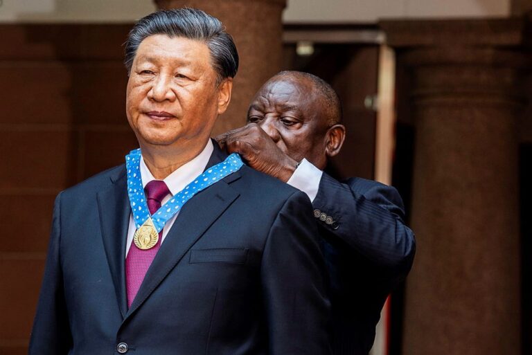 Afrikanska ledare ratar västerländska pekpinnar och vänder sig mot Kina