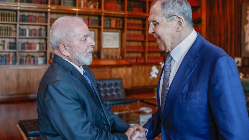Lula confirma viagem à Rússia em reunião com Lavrov