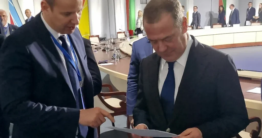 Kárpátaljáról szóló dokumentumot adott át Medvegyevnek Toroczkai László