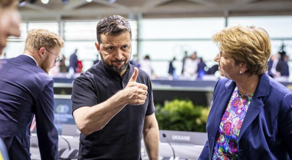 Guerra Ucraina, il summit di Lucerna: "Kiev non si tocca", ma i Brics si smarcano. Meloni: pace non è resa