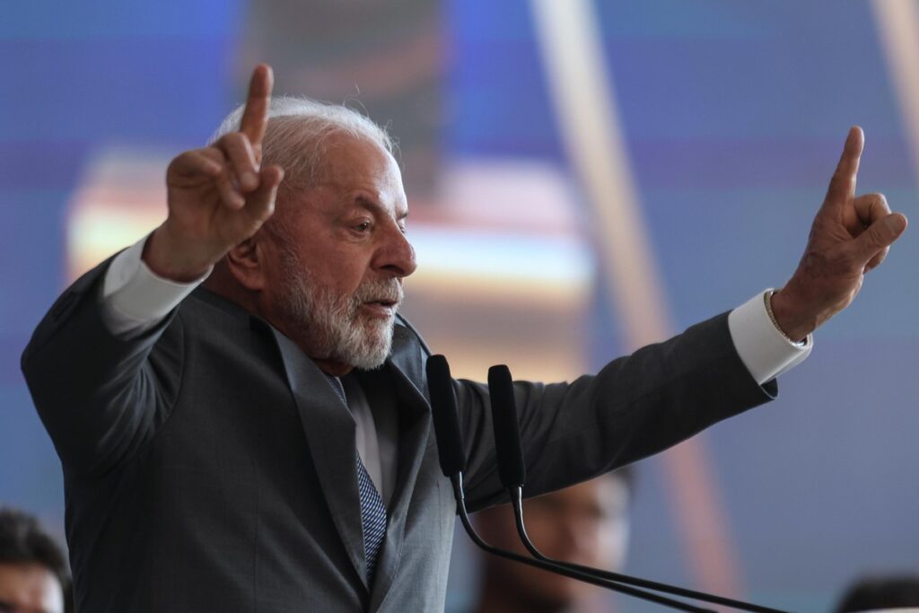 Lula diz que pacote de ajuda de R$ 30 bi a afetados por tarifaço é 'só o começo'