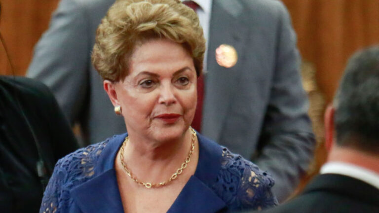 Dilma é eleita presidente do banco do Brics