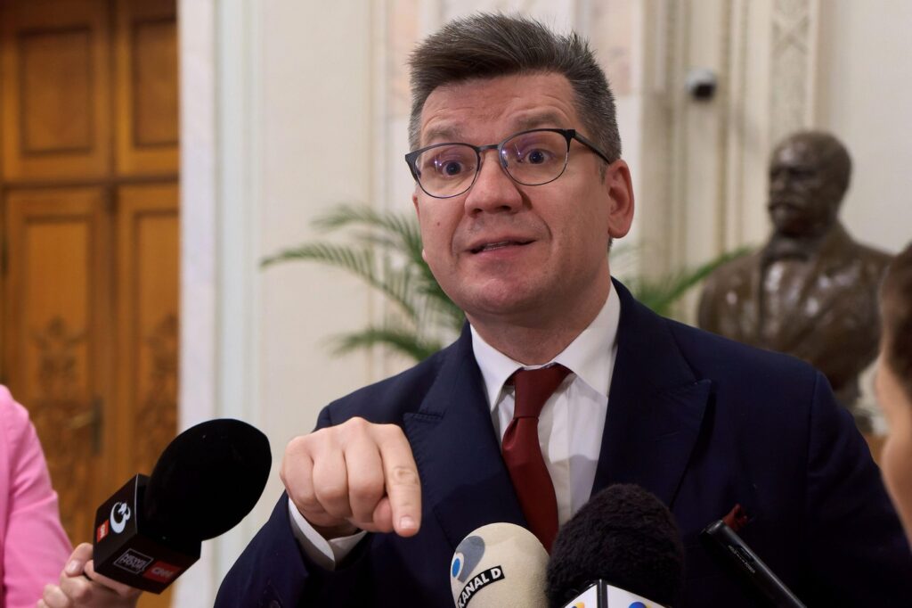 VIDEO AUR și UDMR, scandal în plenul Camerei Deputaților. A intervenit și USR: „Ești un extremist grobian” / „Josnicia vă aparține vouă”