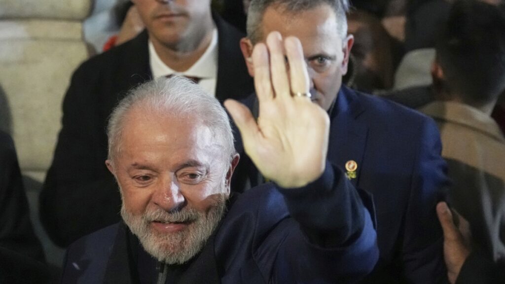 Dazi, Trump sfida i Brics ribelli: chi sta con loro pagherà una super tassa del 10%