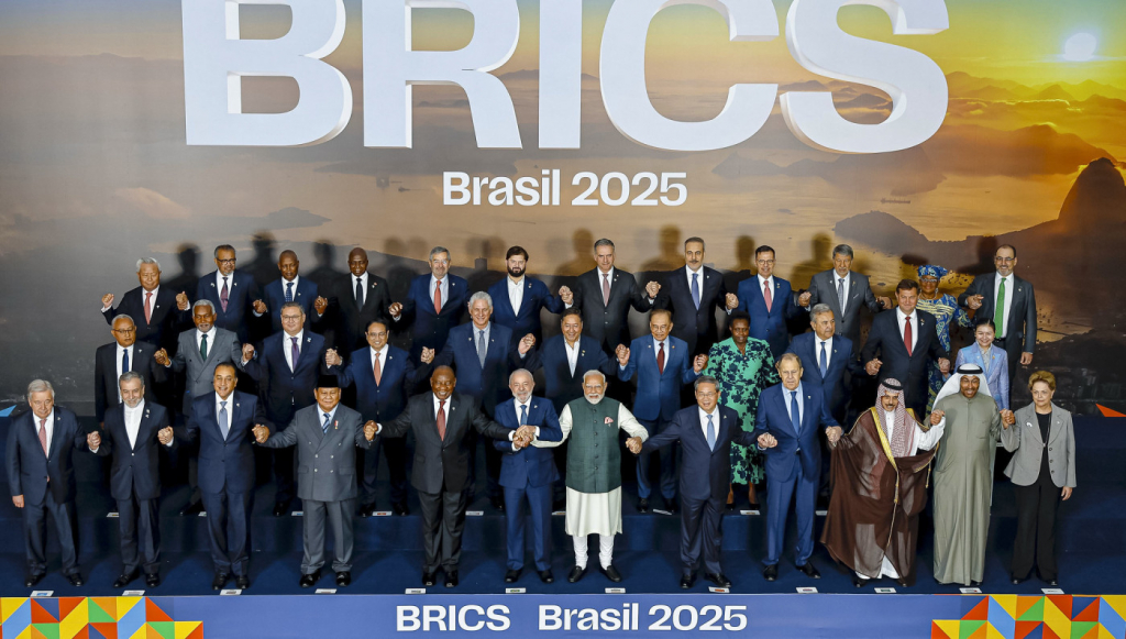 Chefes de Estado do Brics se reúnem para segunda foto oficial
