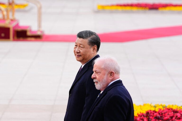 Xi Jinping diz a Lula que China e Brasil podem ser exemplo de 'autossuficiência' para o Sul Global