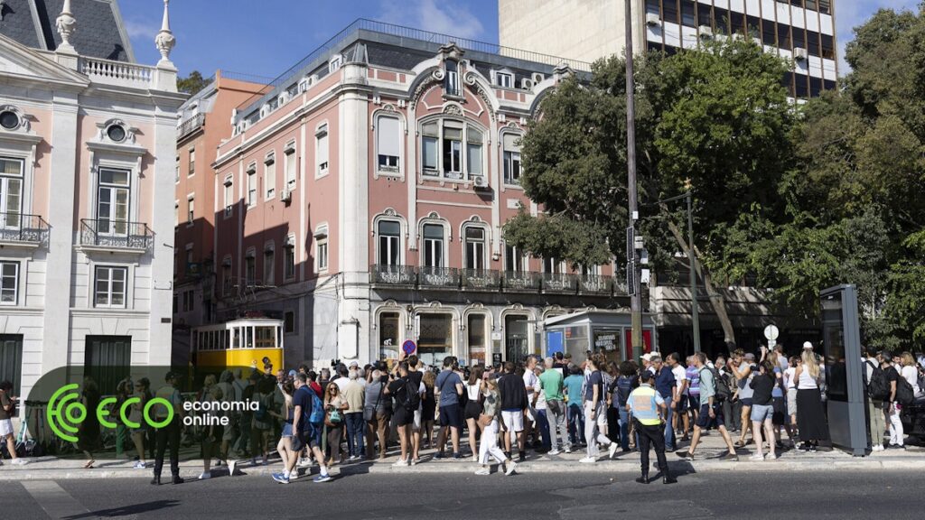 Câmara de Lisboa já tem equipa para preparar substituto do elevador da Glória. Conheça os nomes