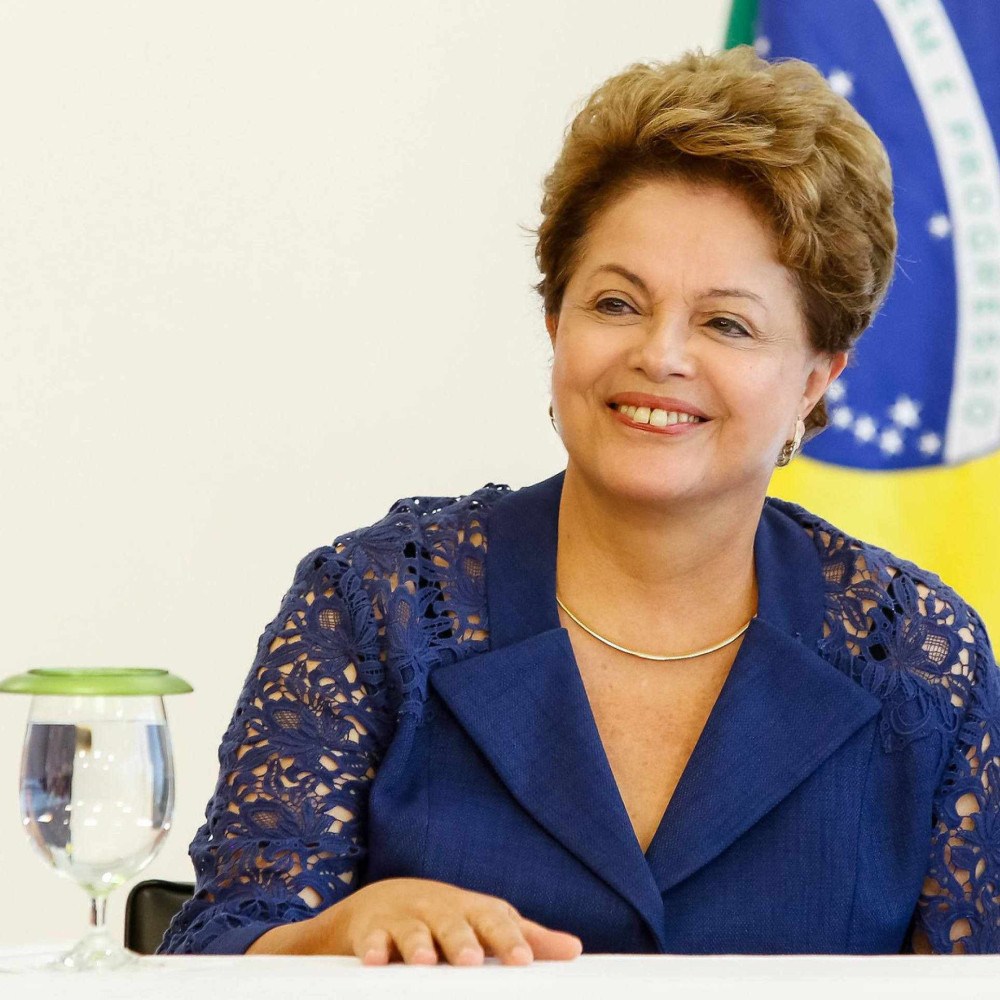 Dilma recebe anistia política e indenização de R$ 100 mil