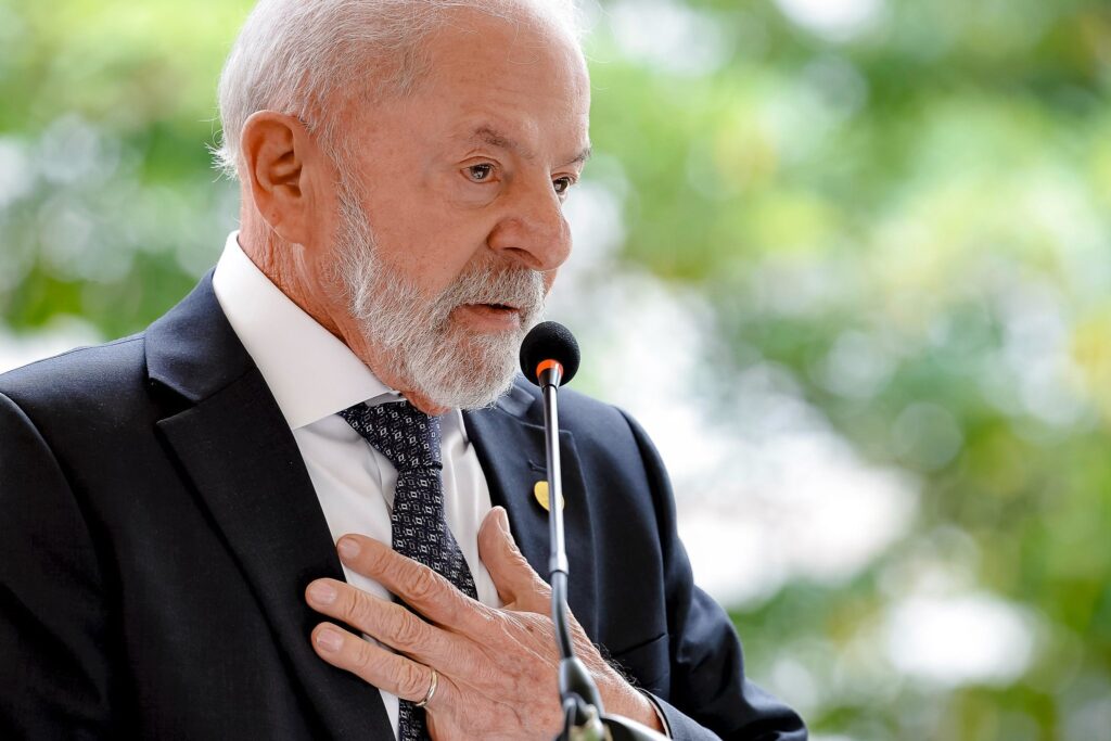 No Brics, Lula diz que países são 'vítimas' de práticas comerciais ilegais