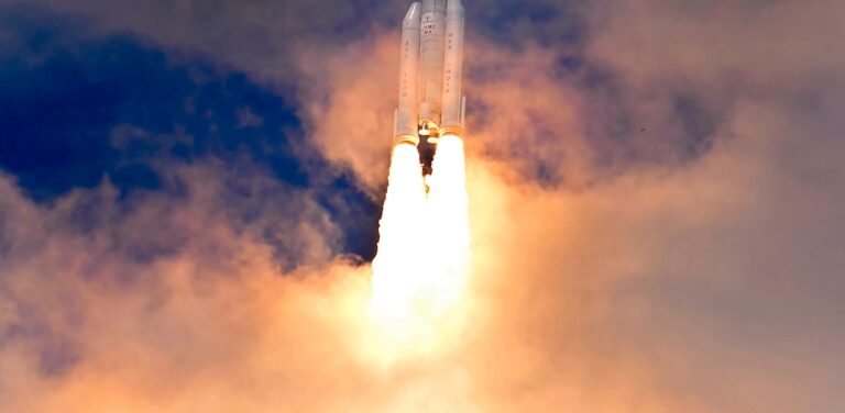 שאלה של פרופורציות: לנחות ביוהנסבורג, או לנחות על הירח