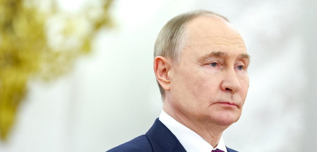 Ordem mundial unipolar está em colapso, diz Putin