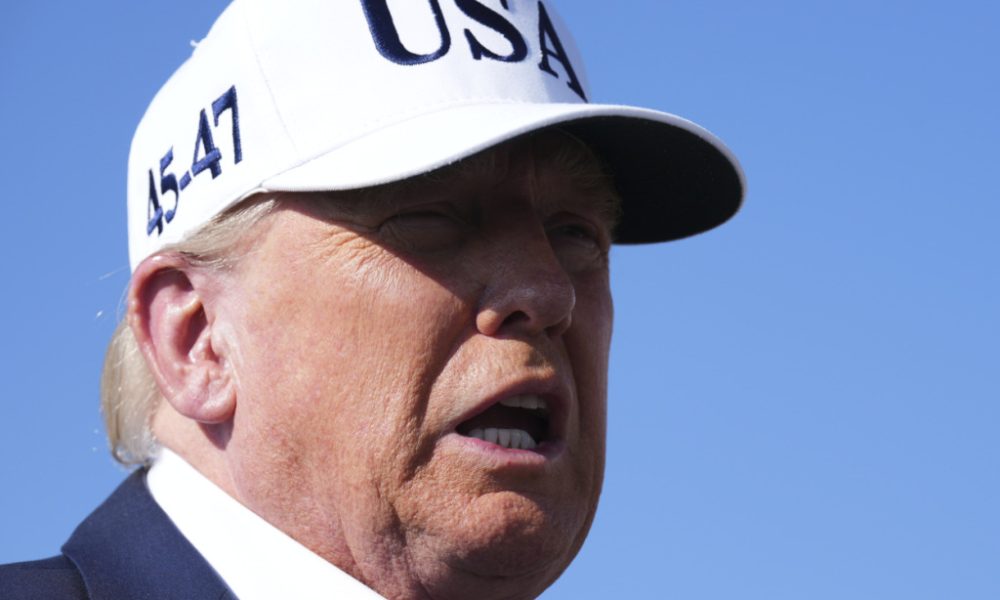 Droits de douane: Trump menace ceux qui s'alignent avec les Brics