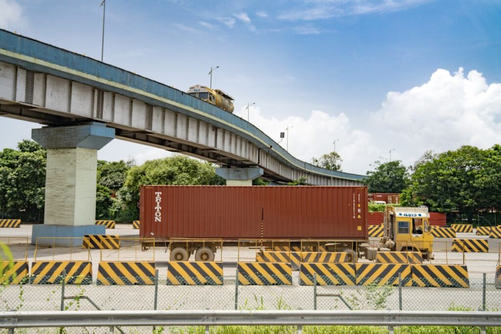 インドとロシア、年1000億ドルの貿易目指す－印外相がモスクワ訪問