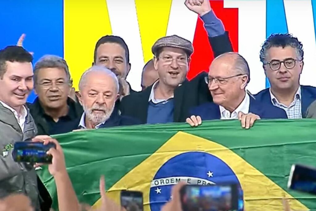 Em meio a sanções dos EUA, Lula inaugura fábrica chinesa em São Paulo
