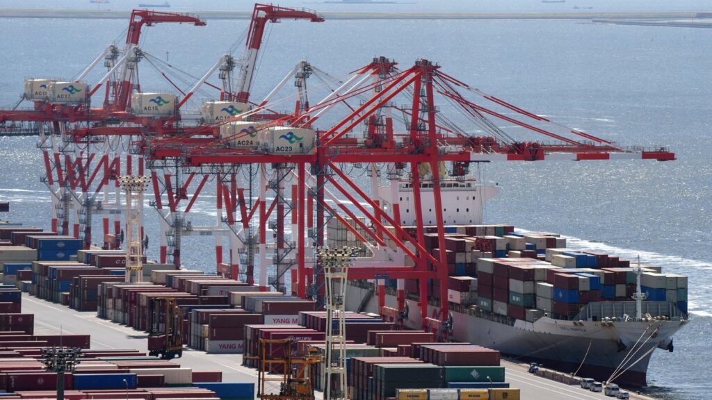 Coming hours crucial for US-EU trade talks, says Tánaiste