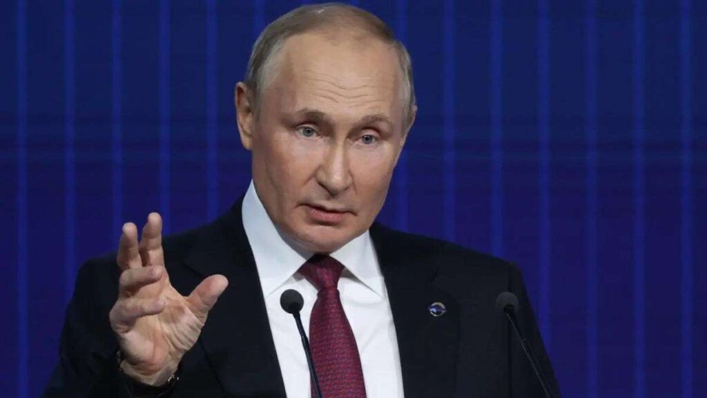 खतरे में पड़ी अमेरिका और डोनाल्ड ट्रंप की बादशाहत, पुतिन ने कर दिया ‘एकध्रुवीय विश्व' के अंत का आह्वान